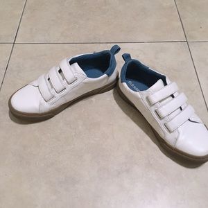 White Casual Old Navy Shoes Youth Sz 4M